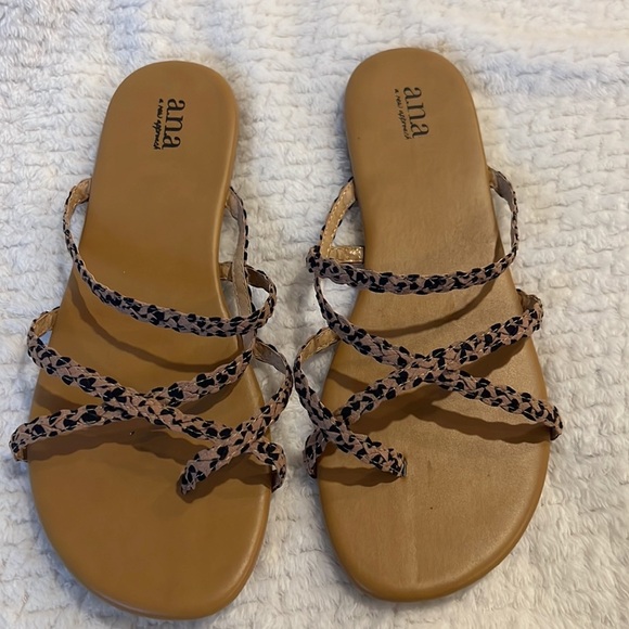 a.n.a Tan and Black Leopard Strappy Braided Women's Sandals Flip Flops Size 9 - Picture 2 of 6